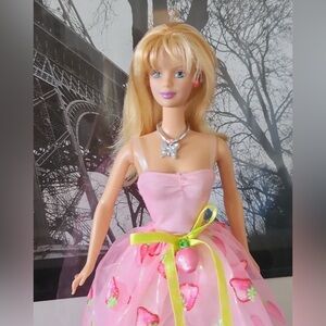 Special Edition Avon Strawberry Soirée Barbie